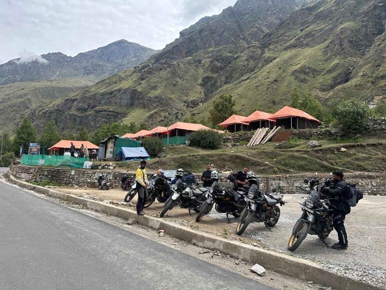Buddy Hikers Stay Badrinath Exterior photo